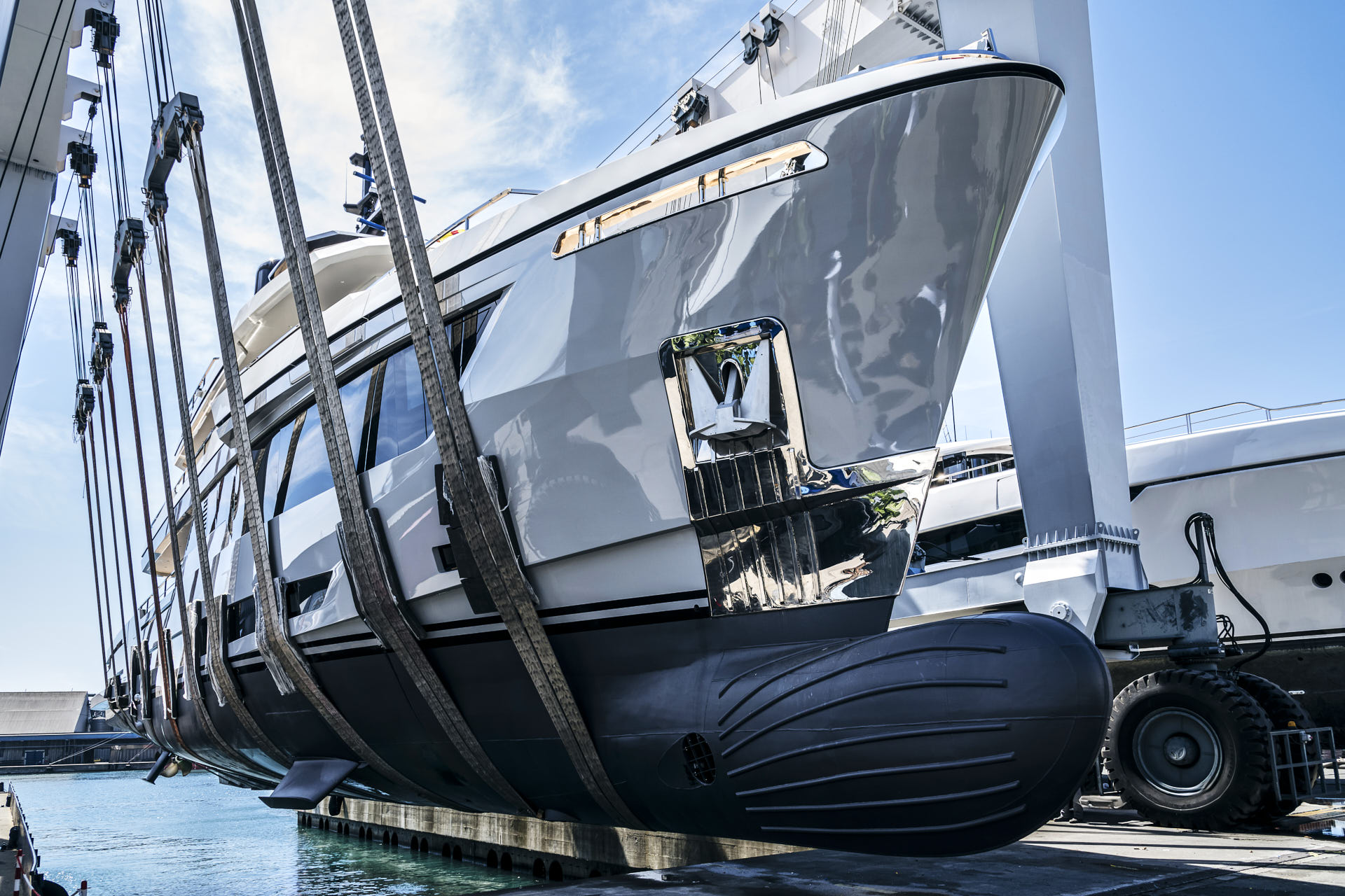 Columbus Yachts Unveils M/Y Big Naan, A 42-Meter Crossover Marvel